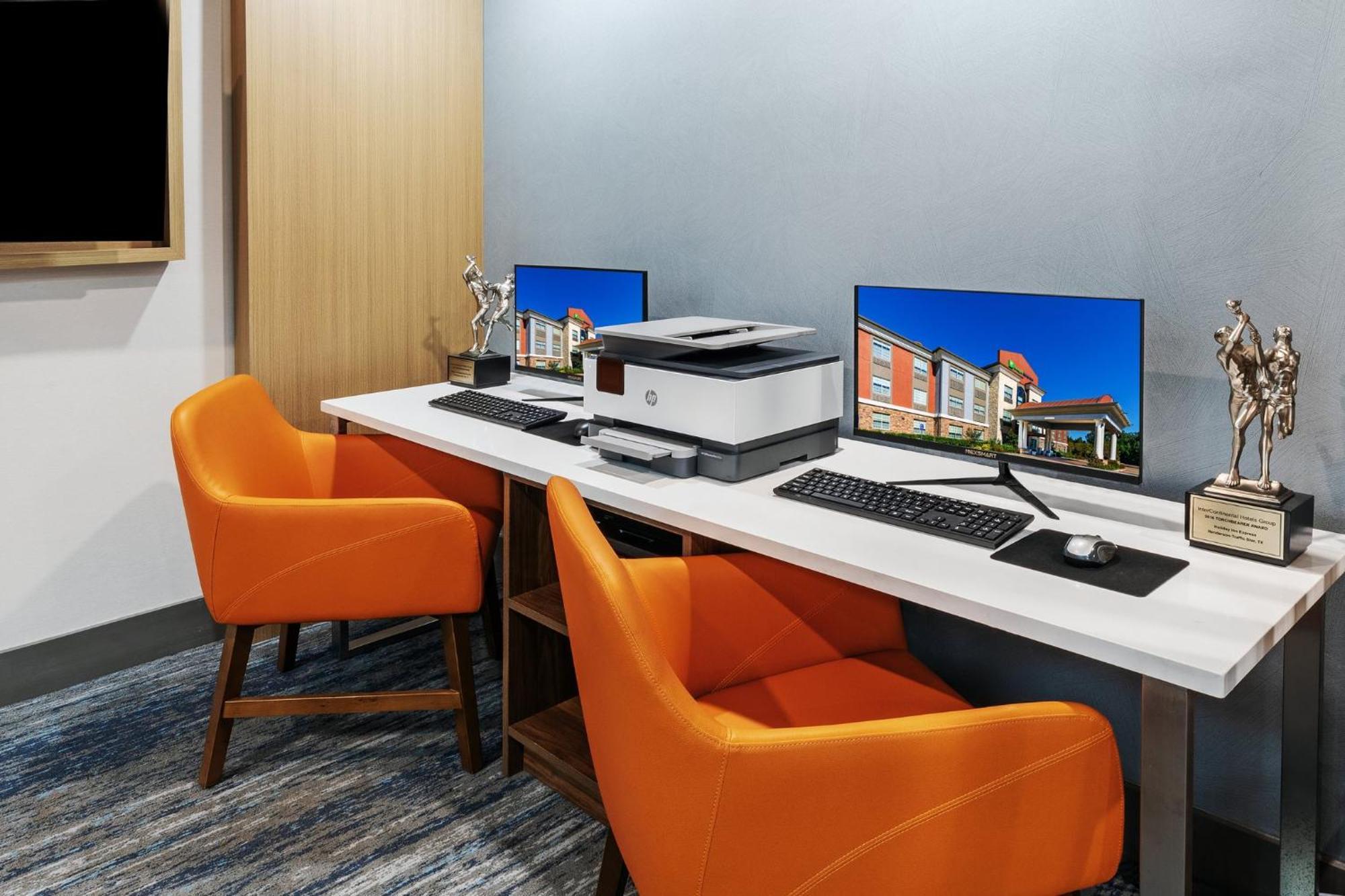 Holiday Inn Express Hotel & Suites Henderson - Traffic Star By Ihg Zewnętrze zdjęcie