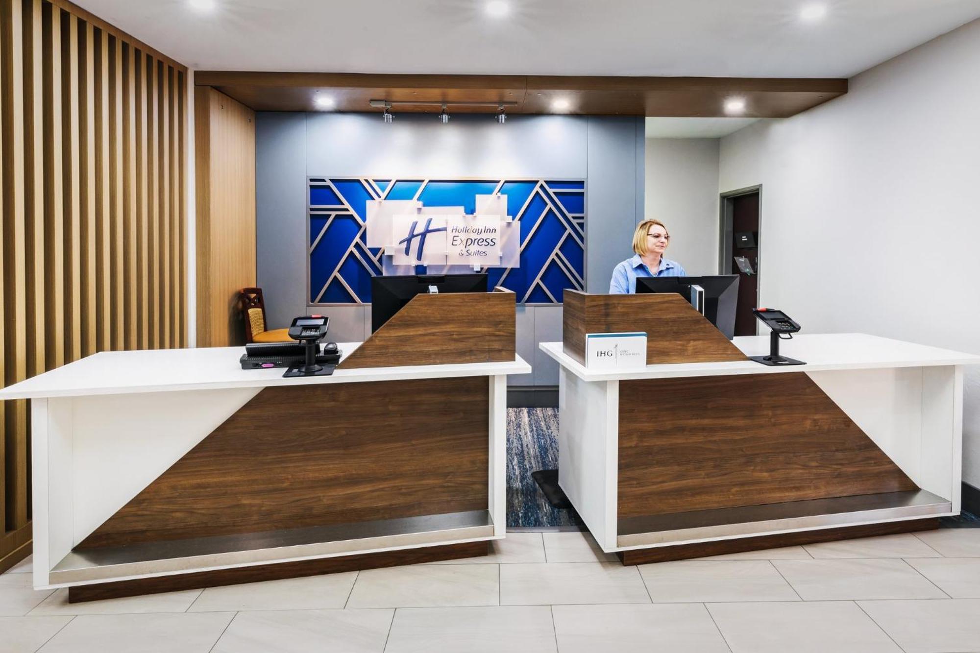 Holiday Inn Express Hotel & Suites Henderson - Traffic Star By Ihg Zewnętrze zdjęcie