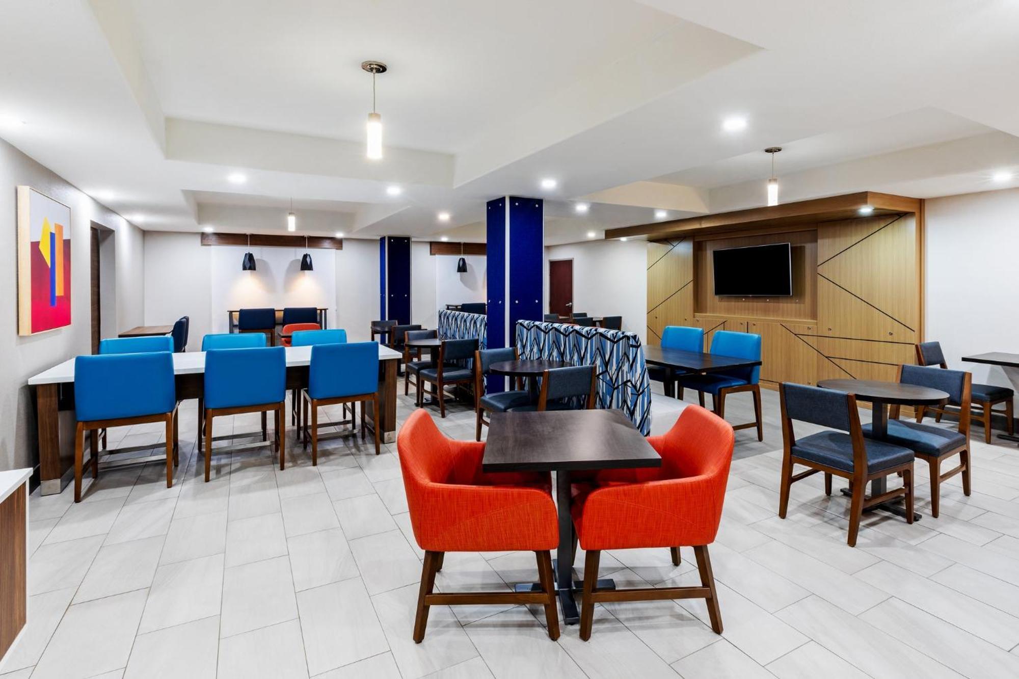 Holiday Inn Express Hotel & Suites Henderson - Traffic Star By Ihg Zewnętrze zdjęcie