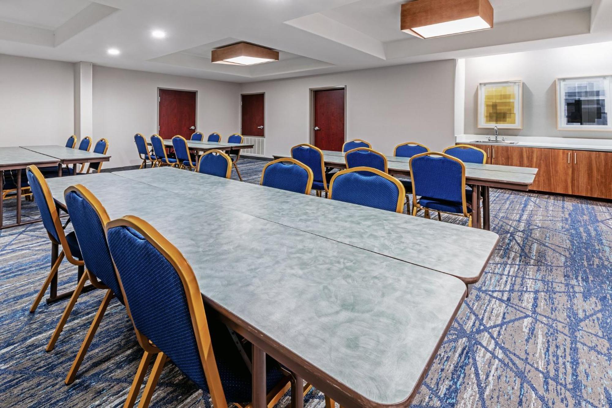 Holiday Inn Express Hotel & Suites Henderson - Traffic Star By Ihg Zewnętrze zdjęcie