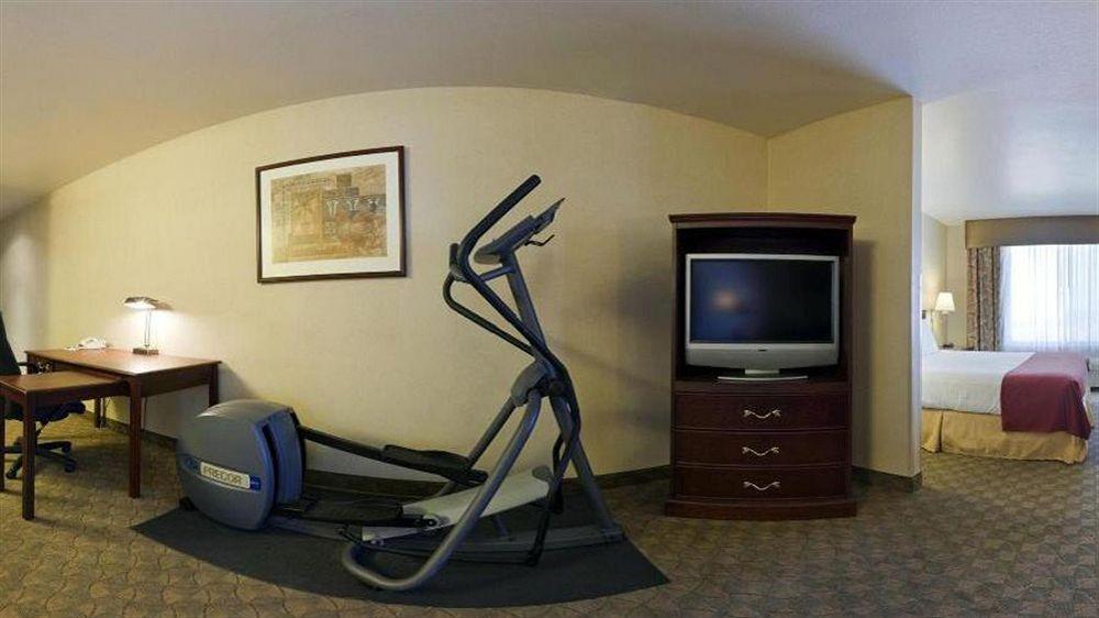 Holiday Inn Express Hotel & Suites Henderson - Traffic Star By Ihg Zewnętrze zdjęcie