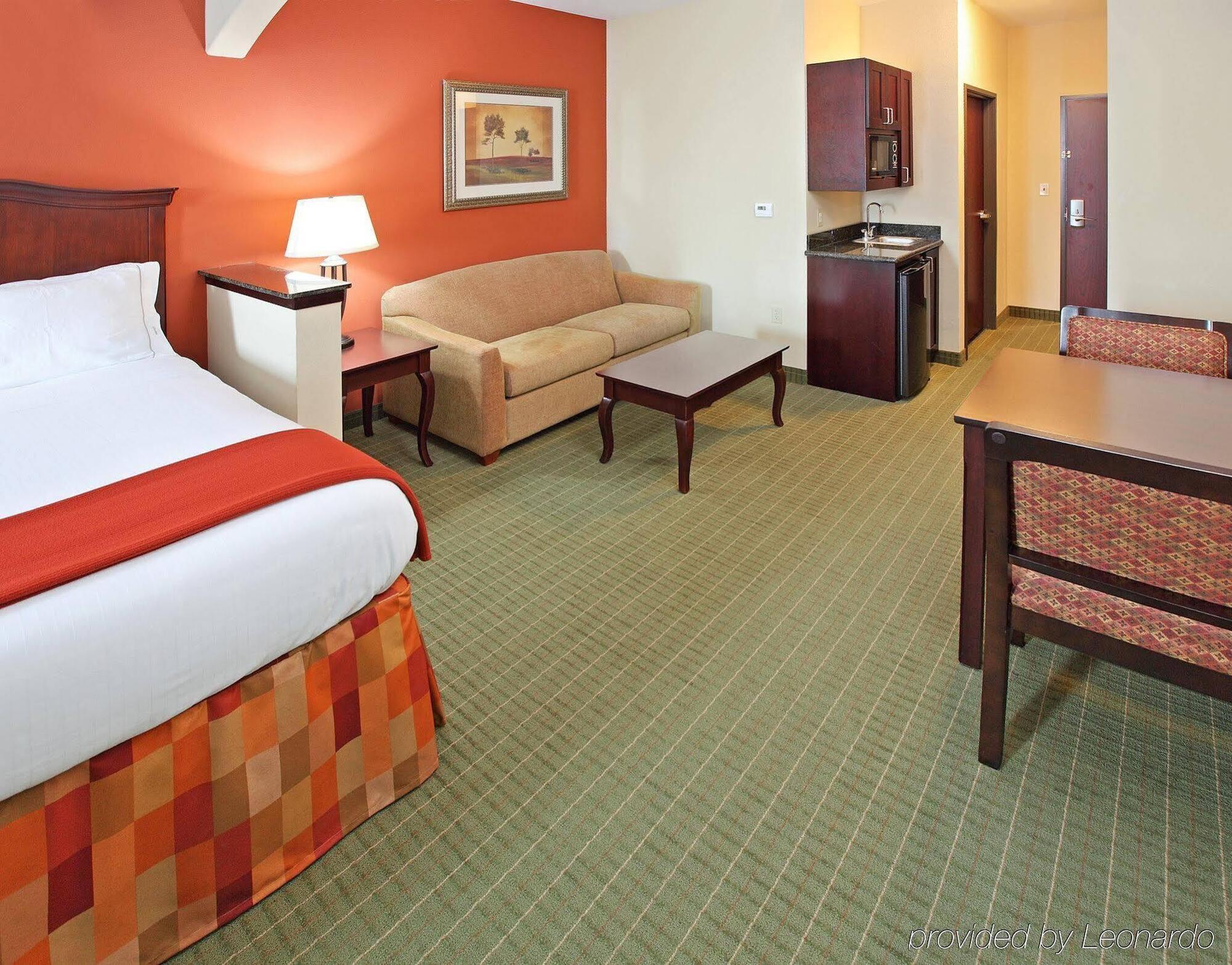 Holiday Inn Express Hotel & Suites Henderson - Traffic Star By Ihg Zewnętrze zdjęcie